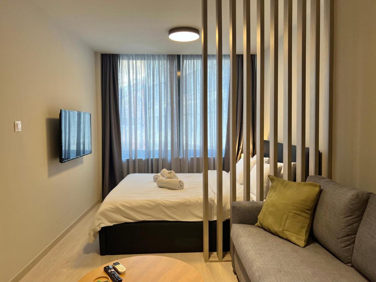 Aura V6 By Halu! Thessalonique